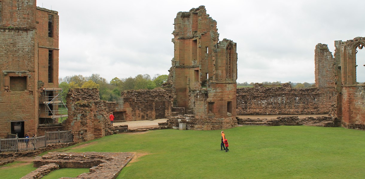 The courtyard at Kenilworth Castle Image