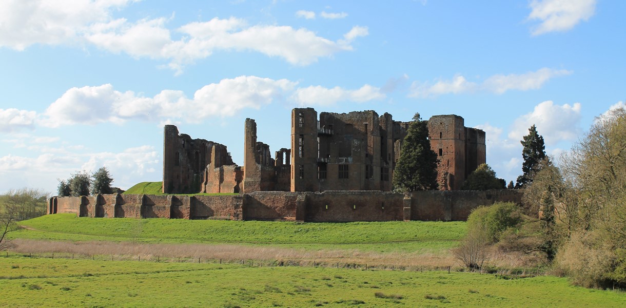 The ruins at Kenilworth Image