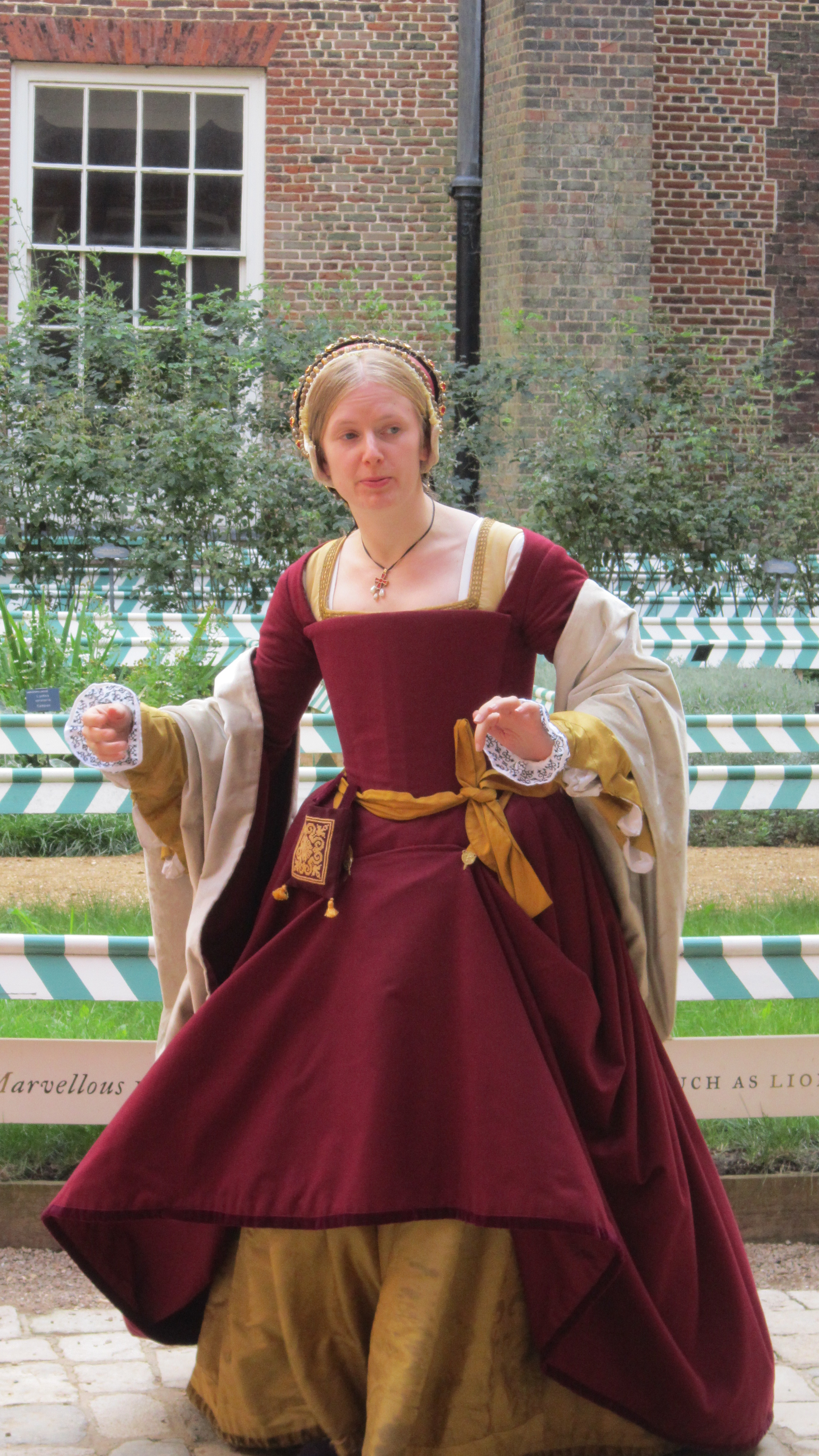 Lady in Waiting Image